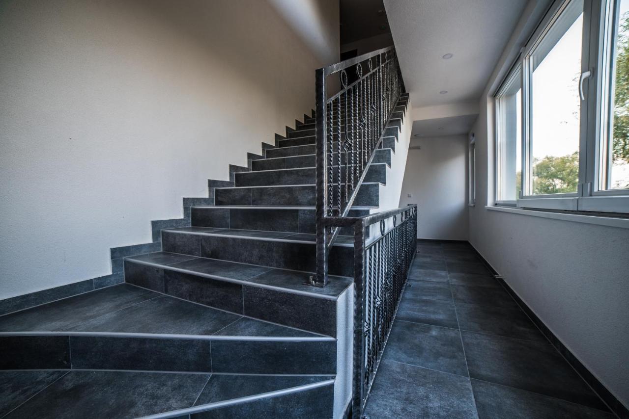Apartments And Rooms Villa Majestic Bihać Zewnętrze zdjęcie
